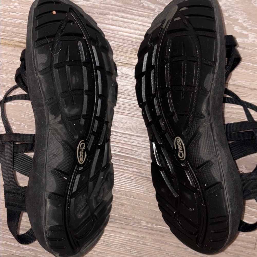 Chaco Black Double Strap Toe Loop Sandals - image 5